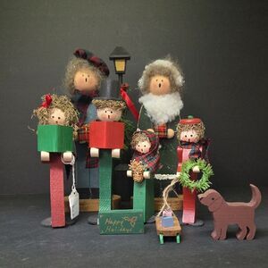 VINTAGE Wooden Dickens style Christmas Carolers with Lamp post - Handmade